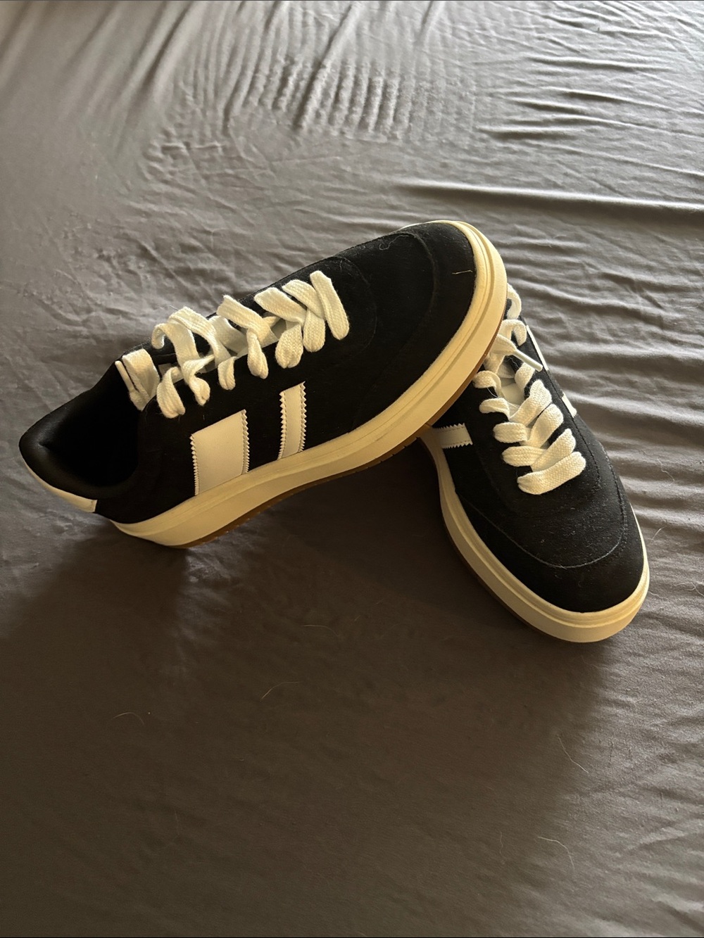 Classic Black Low-Top Women's Sneakers with White Accents